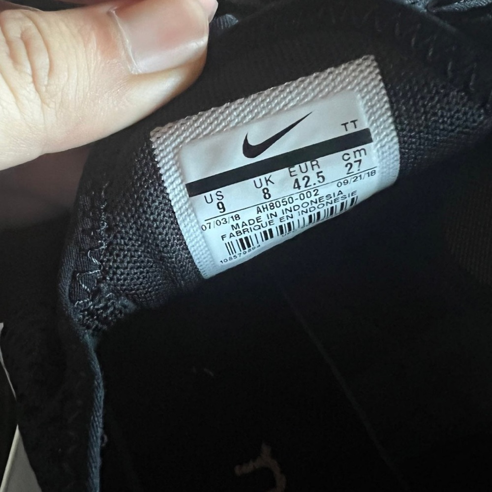 Size 9 mens - Picture 5 of 6